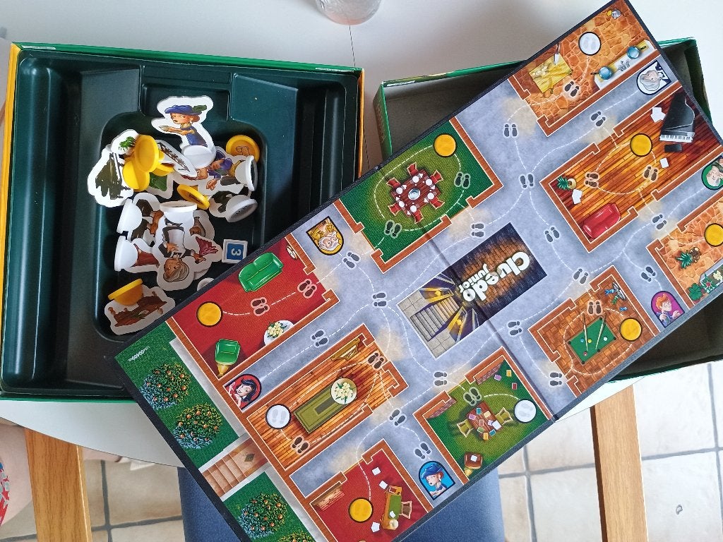 Cluedo junior, Hobby en Vrije tijd, Gezelschapsspellen | Bordspellen, Drie of vier spelers, Ophalen, Gebruikt, HASBRO