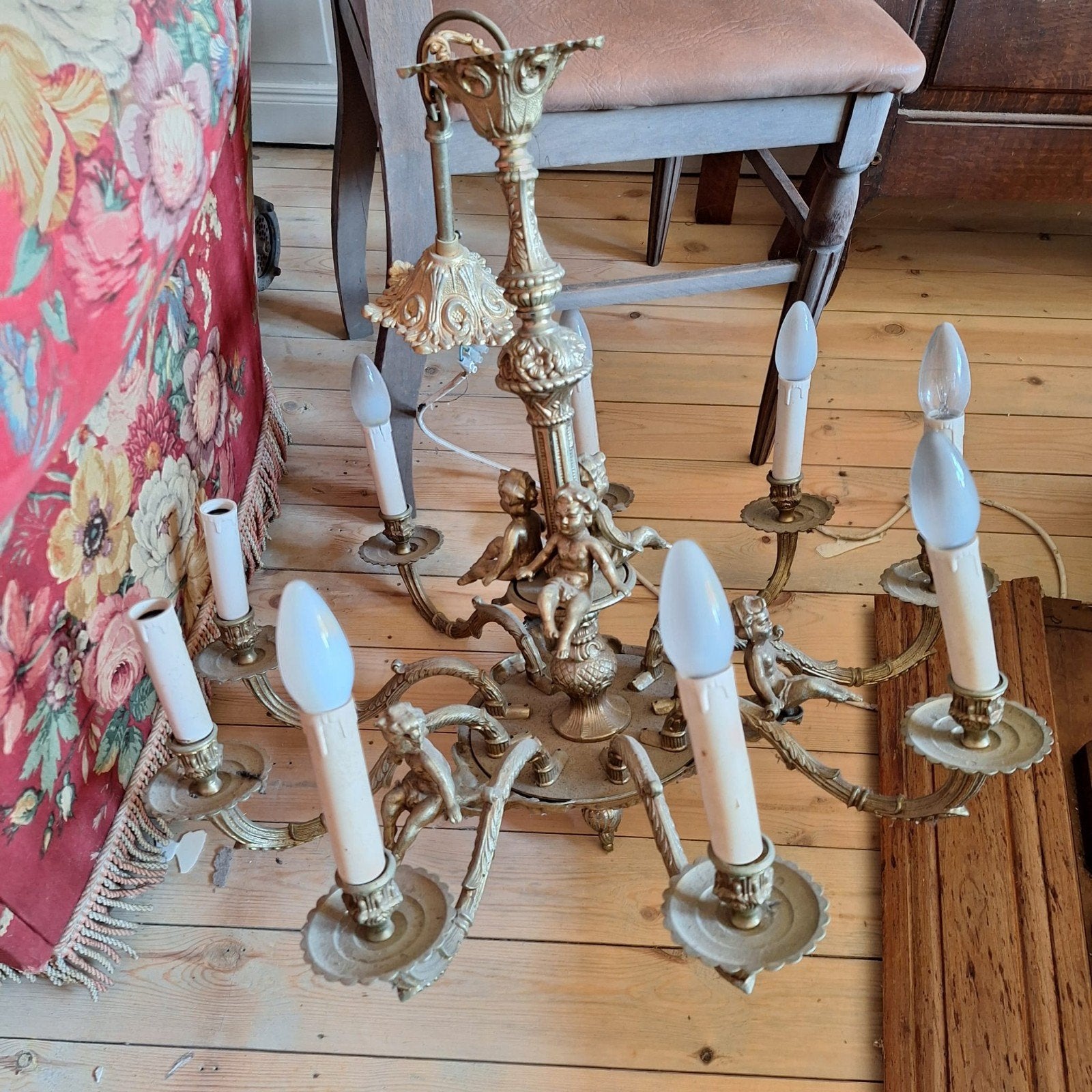 Antieke luchter met engeltjes, Huis en Inrichting, Lampen | Kroonluchters, Ophalen