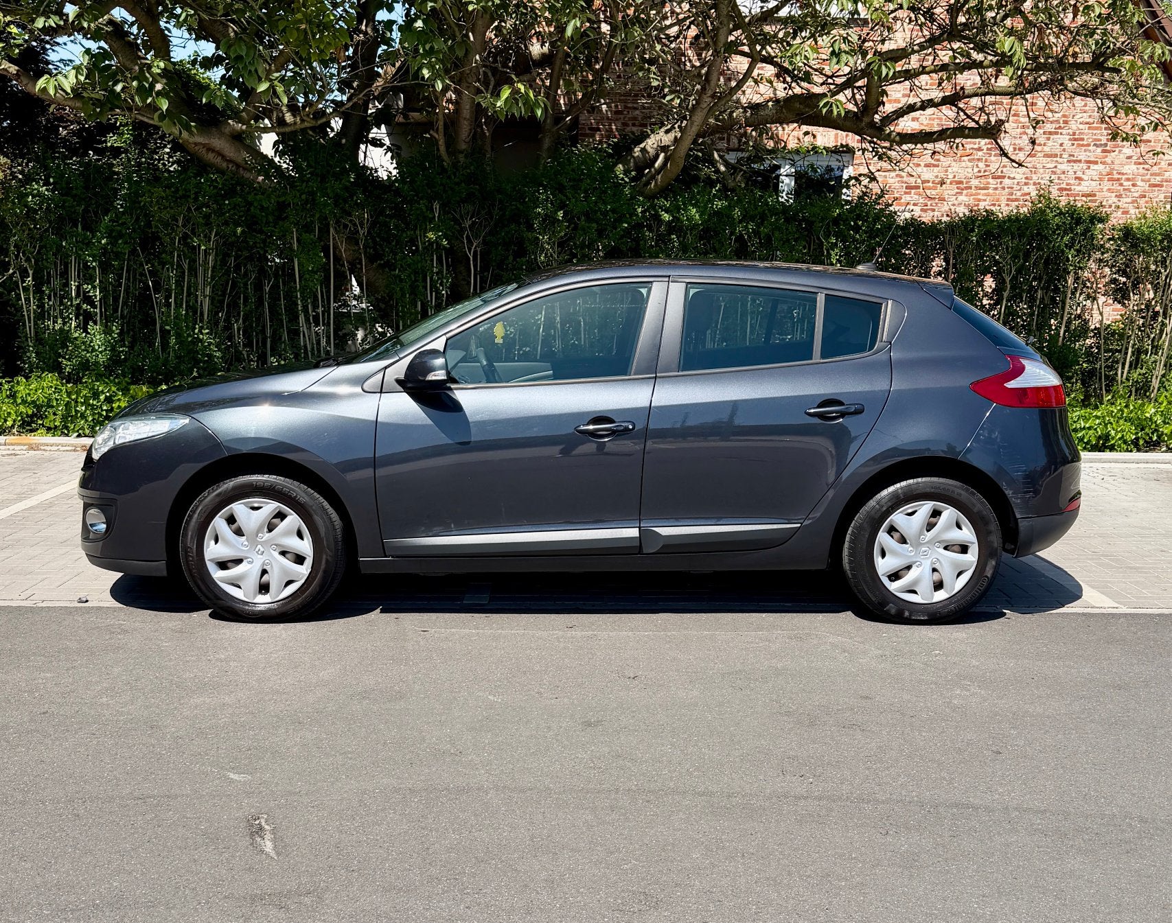 Renault Megane 1.2 TCe Dynamique - GEKEURD VOOR VERKOOP!, Autos, Renault, Euro 5, Achat, Boîte manuelle, Noir