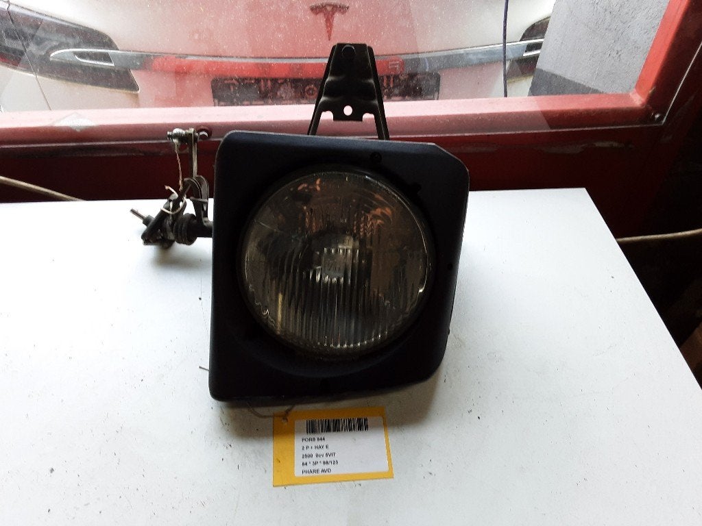 PHARE / OPTIQUE AVANT DROIT Porsche 944 (01-1981/07-1991), Autos : Pièces & Accessoires, Utilisé, Rue de l'Espoir 34 34
4030  GRIVEGNÉE, BE