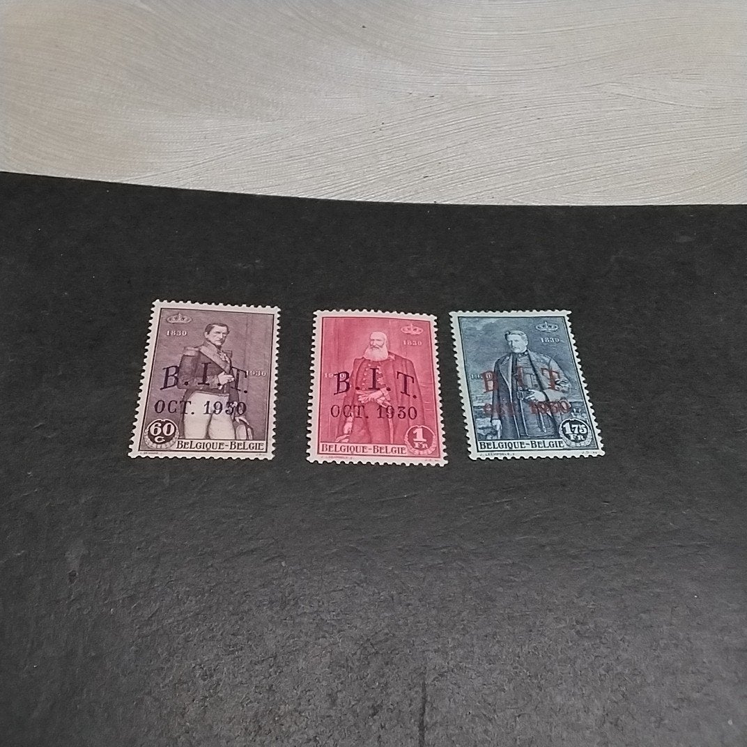 BELGIE 305/307 Scharnier met cote 30,00 €, Ophalen of Verzenden