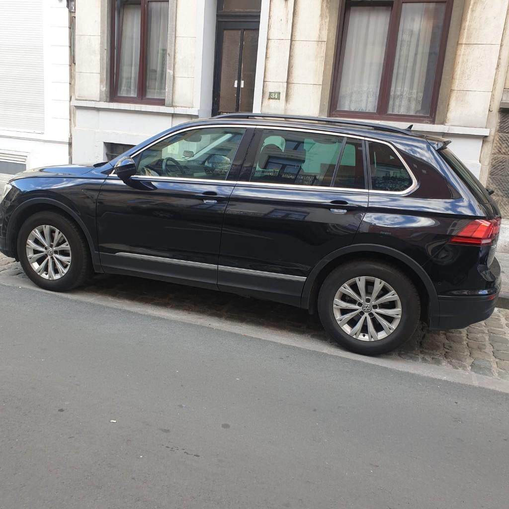 Volkswagen Tiguan uit 2018, Auto's, Automaat, Stof, Euro 6, Zwart