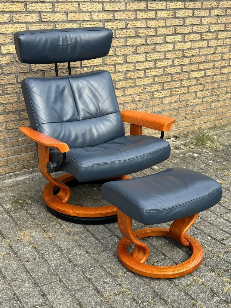 Fauteuil vintage Stressless en cuir bleu marine avec hocker, Enlèvement, Comme neuf, Bois