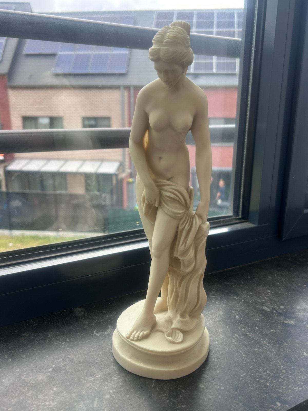 Venus sculpture aphrodite A.Santini, Pierre ou céramique, Abstrait, Enlèvement, Beige