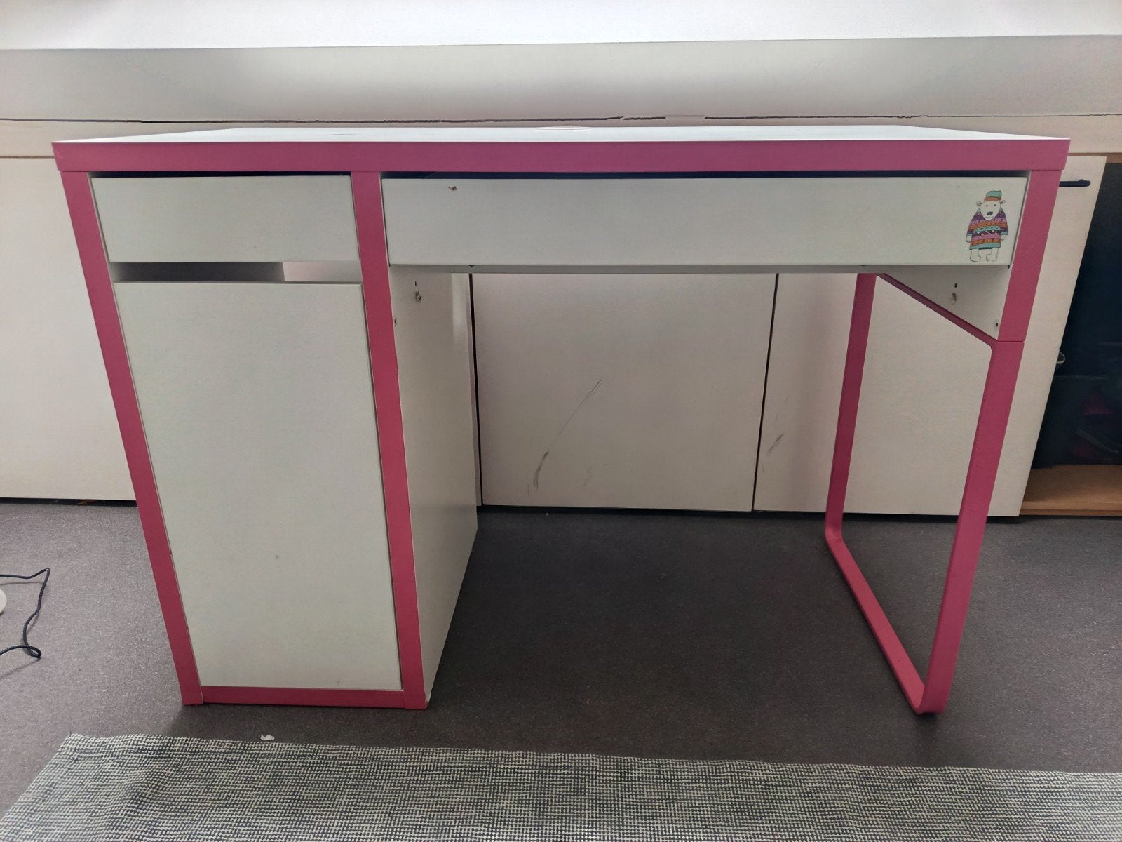 Bureau enfant Ikea, Enlèvement