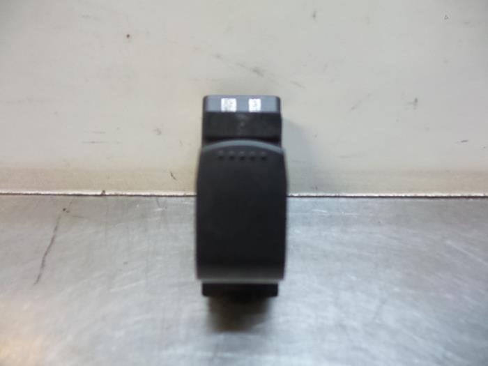 Commutateur vitre électrique d'un Suzuki Swift (Swift 05-), -, 3 mois de garantie, Utilisé, -