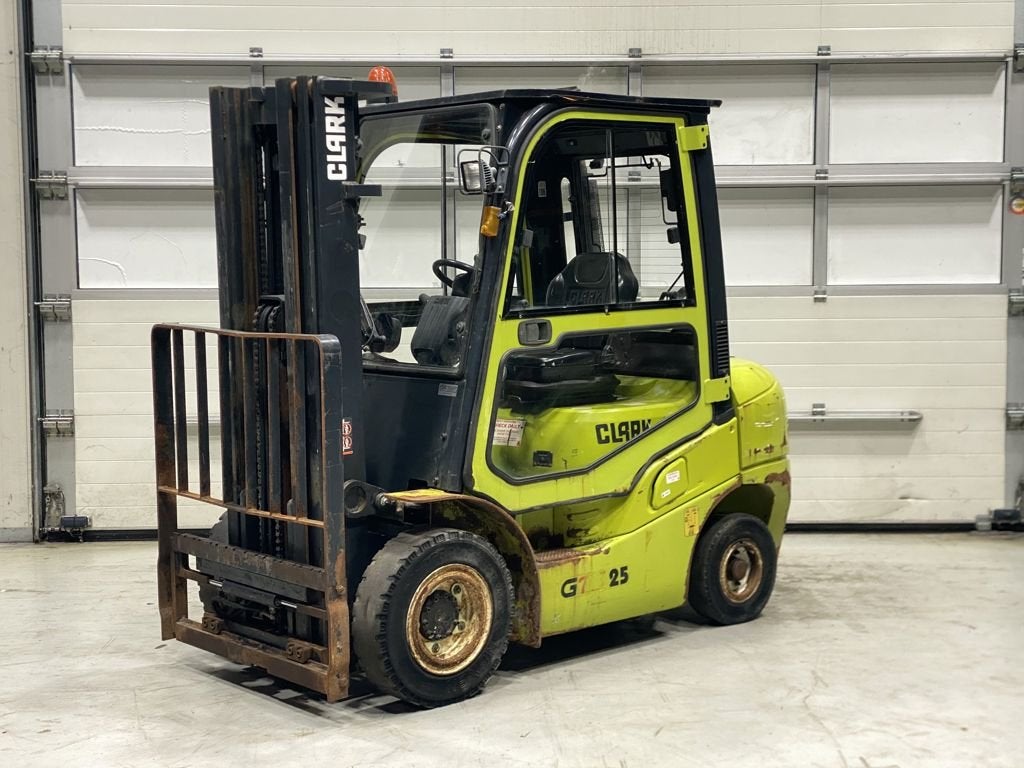 CLARK GTS25D, Zakelijke goederen, Machines en Bouw | Heftrucks en Intern transport, 2000 tot 3000 kg, Diesel, Heftruck, CLARK