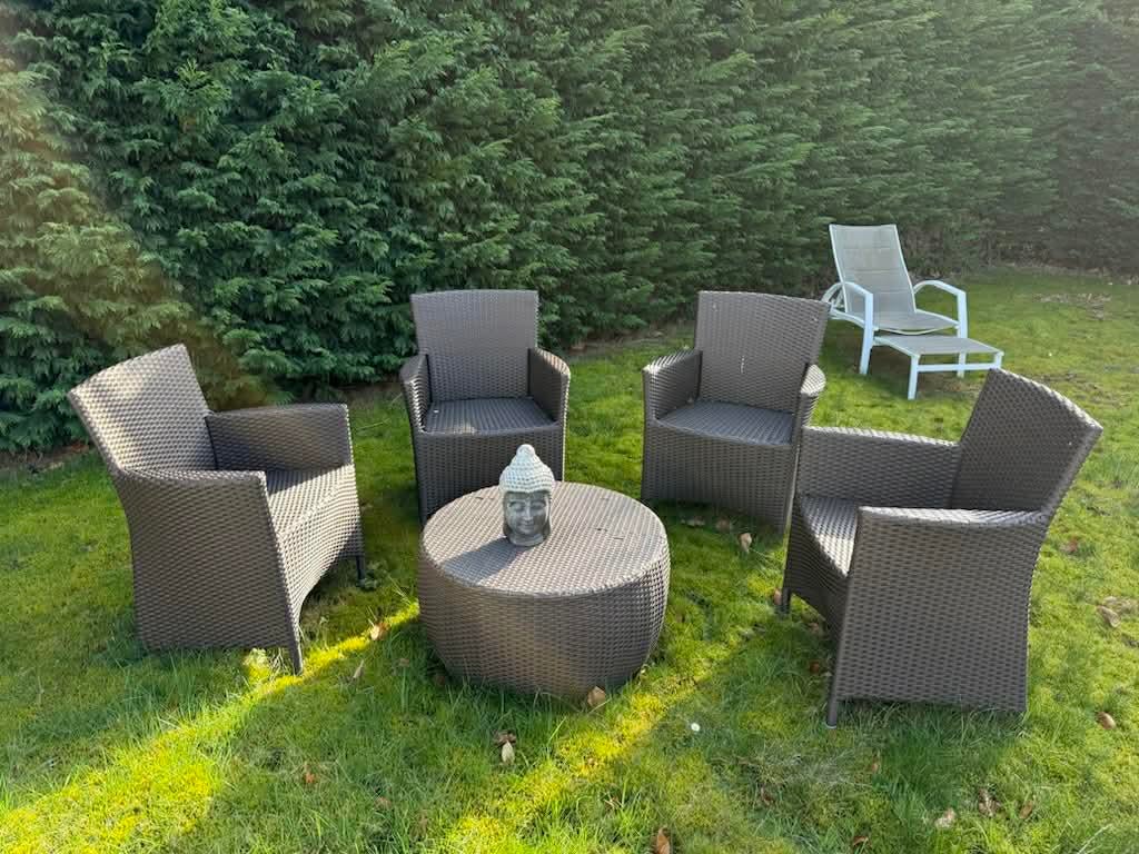 Mooie tuinstoelen 4 stuks van Ventura gratis tafeltje erbij, Ophalen, Zo goed als nieuw