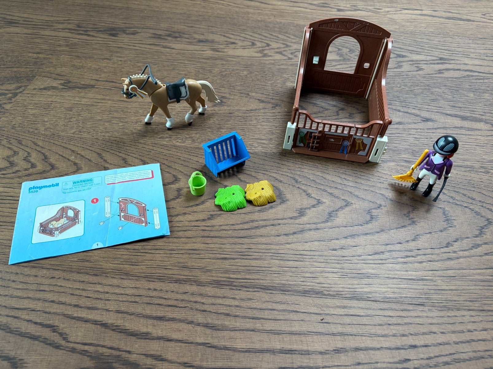 Playmobil 5520: Warmbloedpaard met wit-bruine paardenbox, Gebruikt, Complete set, Ophalen of Verzenden, Figuren