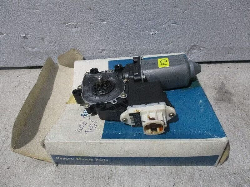 MOTOR RAAMMECHANIEK LINKS Opel Tigra (75) (90-481-778), Bahnhofsplatz 65423 Rüsselsheim am Main, DE, Enlèvement ou Envoi, Opel