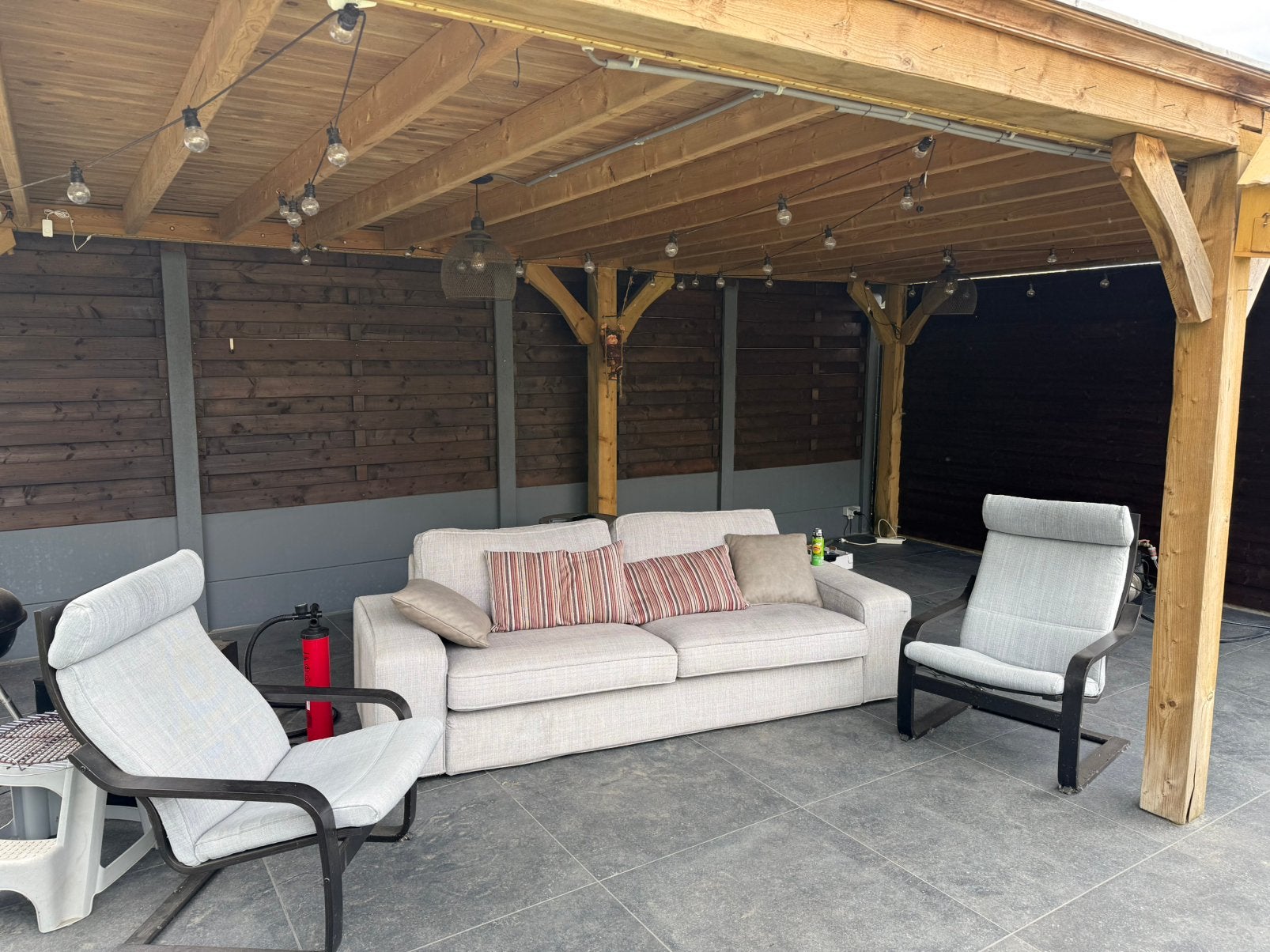 Mooie grijze zetel en 2 ontspanningsstoelen, Ophalen