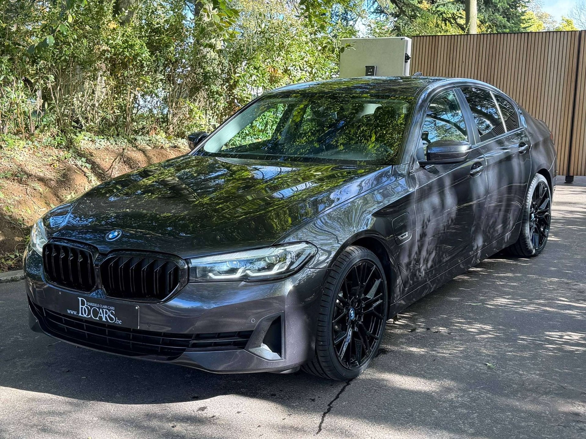 BMW 530 530eA Led-Prof-Cockpit Pro-Comfort Zetels-Verw-Cam-2, Auto's, Automaat, 4 cilinders, Zwart, Plug-in hybride