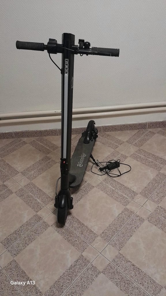 Ecool elektrische scooter — Te repareren/voor onderdelen, Fietsen en Brommers, Steps, Ophalen, Gebruikt, Elektrische step (E-scooter)