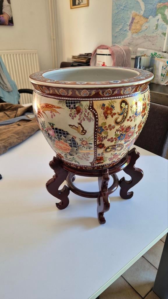 Vase jardinière chinois, Enlèvement