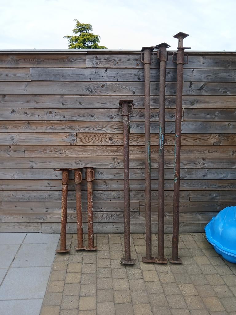 SCHOREN  / BOUWSTEUNEN, Doe-het-zelf en Bouw, Ophalen, Gebruikt