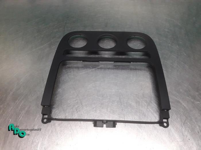 Elément tableau de bord d'un Volkswagen Jetta (Jetta 05-), Volkswagen, -, 3 mois de garantie, Utilisé