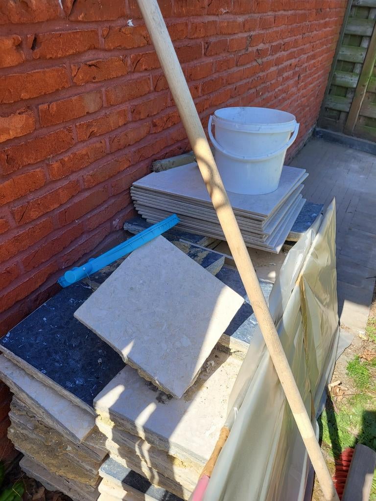 Carrelage de sol en damier. Gratuit, Enlèvement, Carrelage de sol