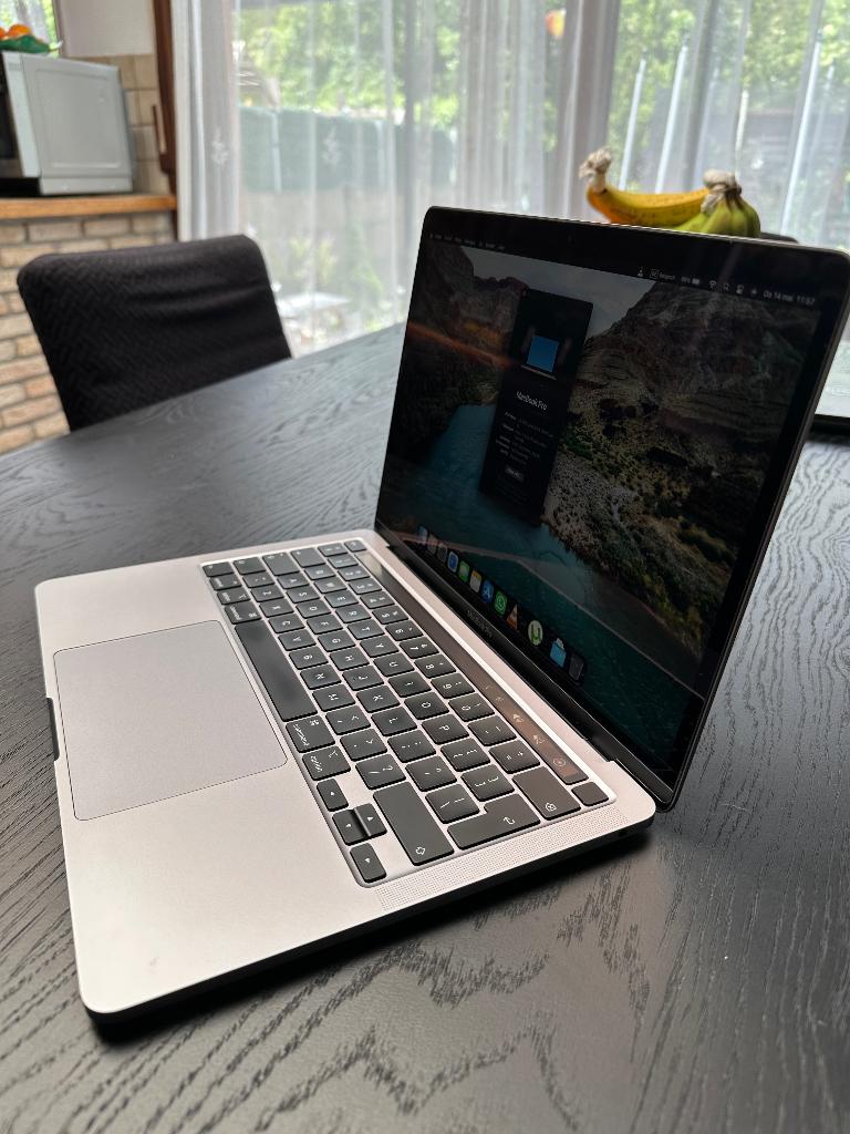 MacBook Pro 2020 Touch Bar +Mouse + AZERTY Keyboard, Computers en Software, Apple Macbooks, Zo goed als nieuw, MacBook, 13 inch