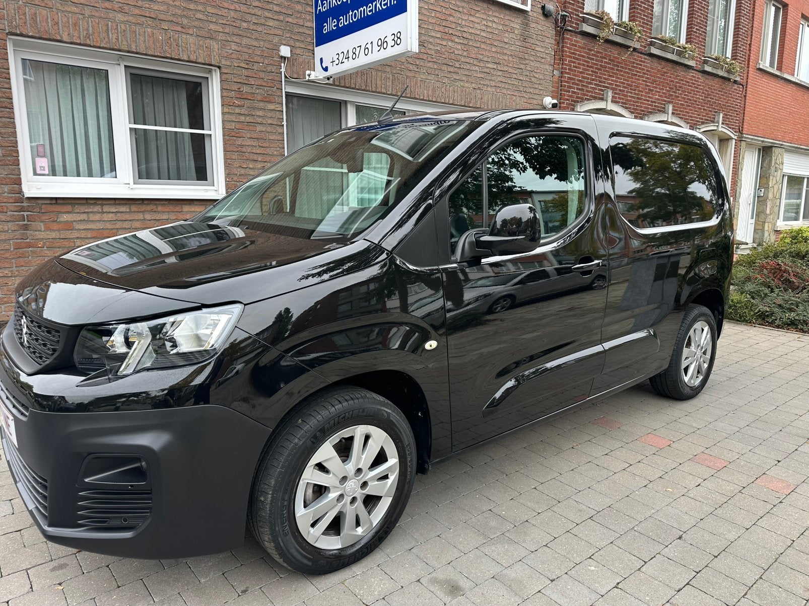 Peugeot Partner 1.2i! Topstaat* Airco*Navi*33000km*Garantie!, Auto's, Dealer onderhouden, Stof, Euro 6, Zwart