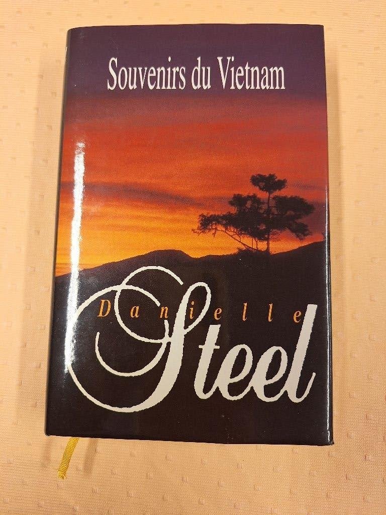 Livre Souvenirs du Vietnam de Danielle Steel,, Enlèvement ou Envoi, Comme neuf