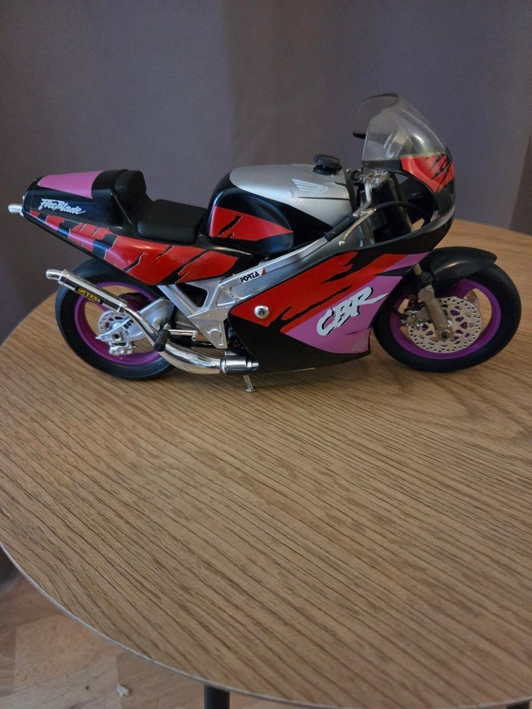 Honda fireblade schaalmodel, Hobby & Loisirs créatifs, Enlèvement ou Envoi, Utilisé