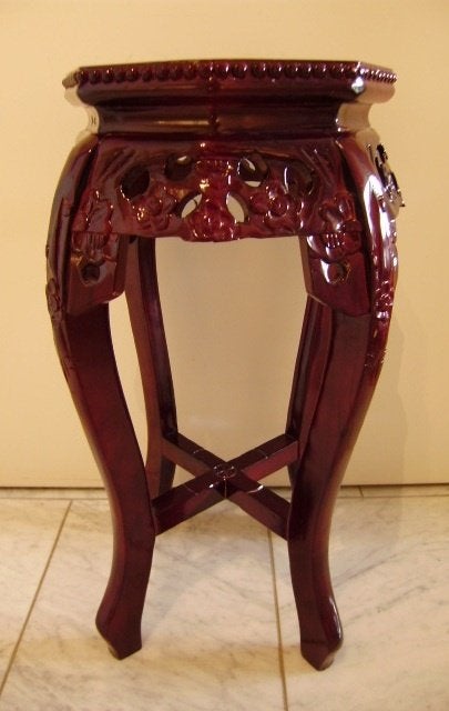 Chinese stijl houten bijzettafeltje met bruin/rode afwerking, CHINEES, Rond, Zo goed als nieuw, Hout