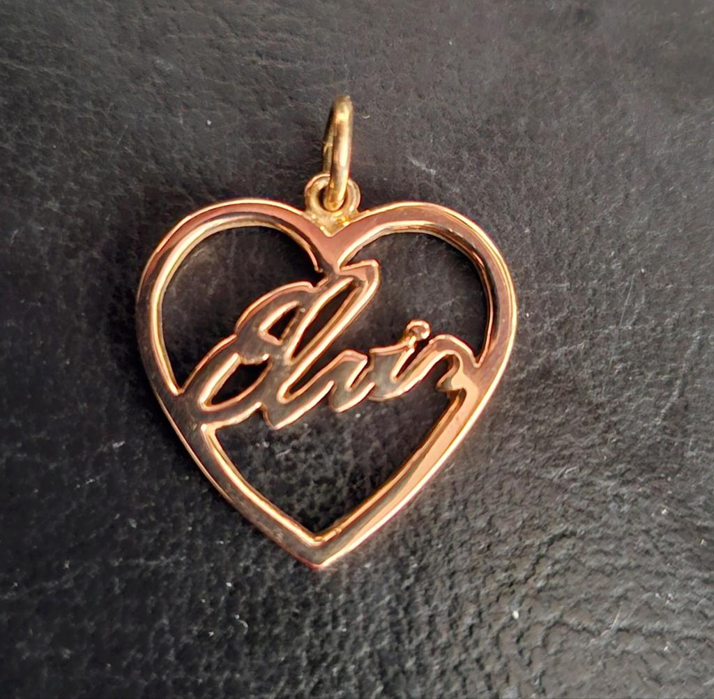 Elvis hanger 18 karaat goud, Ophalen