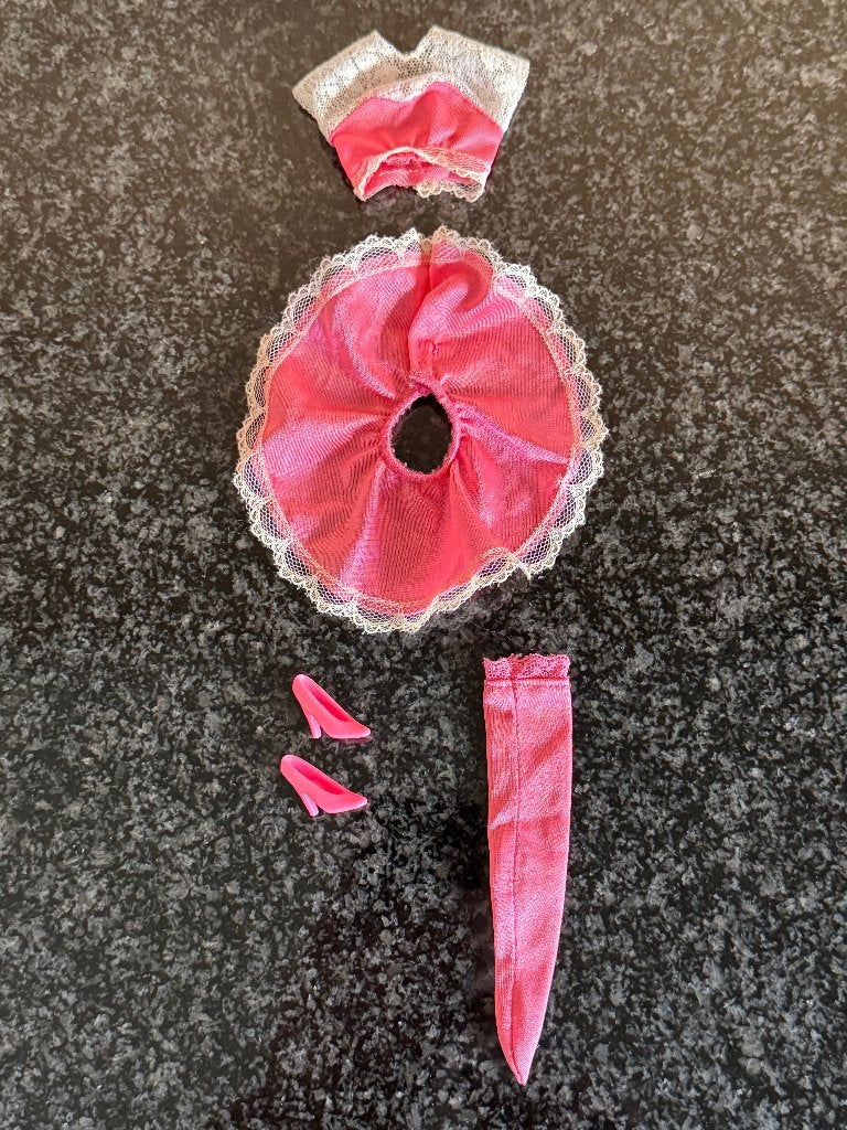 Barbie Lingerie Tutu outfit ( vintage ), Ophalen of Verzenden, Gebruikt, Kleertjes