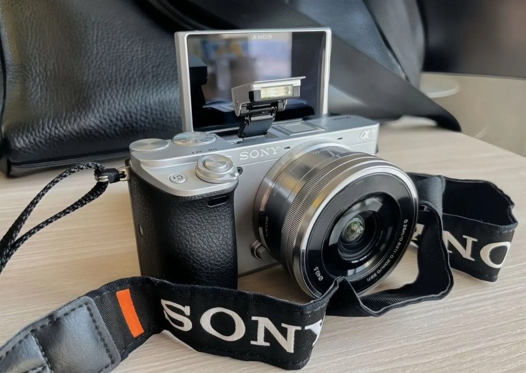 Sony a6400 + 16-50 mm f/3,5-5,6 OSS, TV, Hi-fi & Vidéo, Appareils photo numériques, Poignée, Enlèvement ou Envoi, Comme neuf, Sony