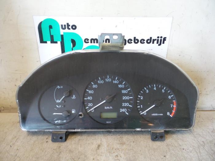 Instrumentenpaneel van een Mazda 626 (626 GF 97-), Gebruikt, -, -, Ophalen of Verzenden