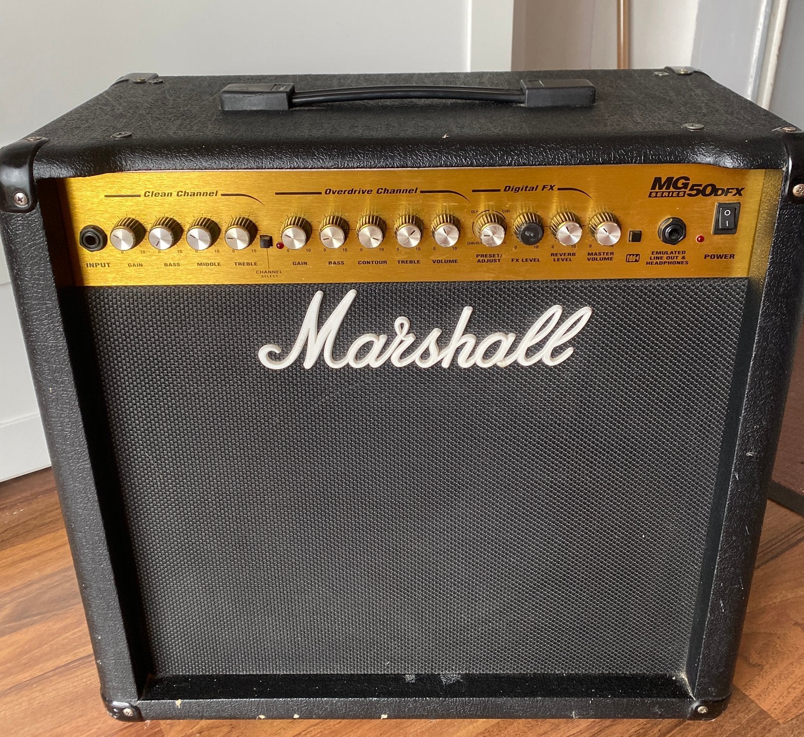 Je vends ensemble guitare, ampli plus accessoires., Musique & Instruments, Amplis | Basse & Guitare, Enlèvement, Comme neuf, Guitare
