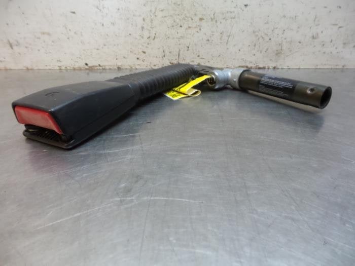 Tendeur de ceinture droit d'un BMW 3-Serie (3-Serie 98-), -, 3 mois de garantie, Utilisé, -