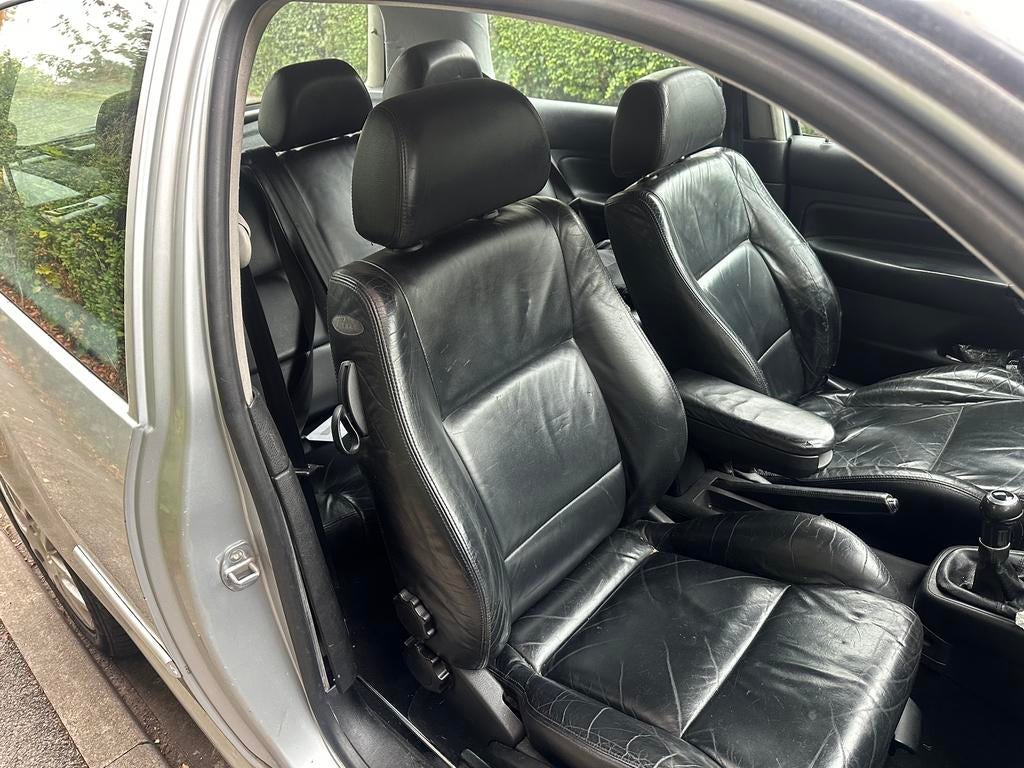 Golf 4 150cv 4motion, Auto's, Volkswagen, Zwart, Leder, Vierwielaandrijving, Te koop