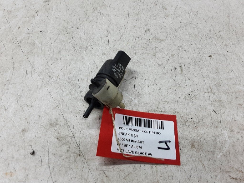 LAVE-GLACE POMPE AVANT Passat Variant 4Motion (3B6), Volkswagen, Mevr. I. Hauben, Utilisé, Rue de l'Espoir 34 34
4030  GRIVEGNÉE, BE
