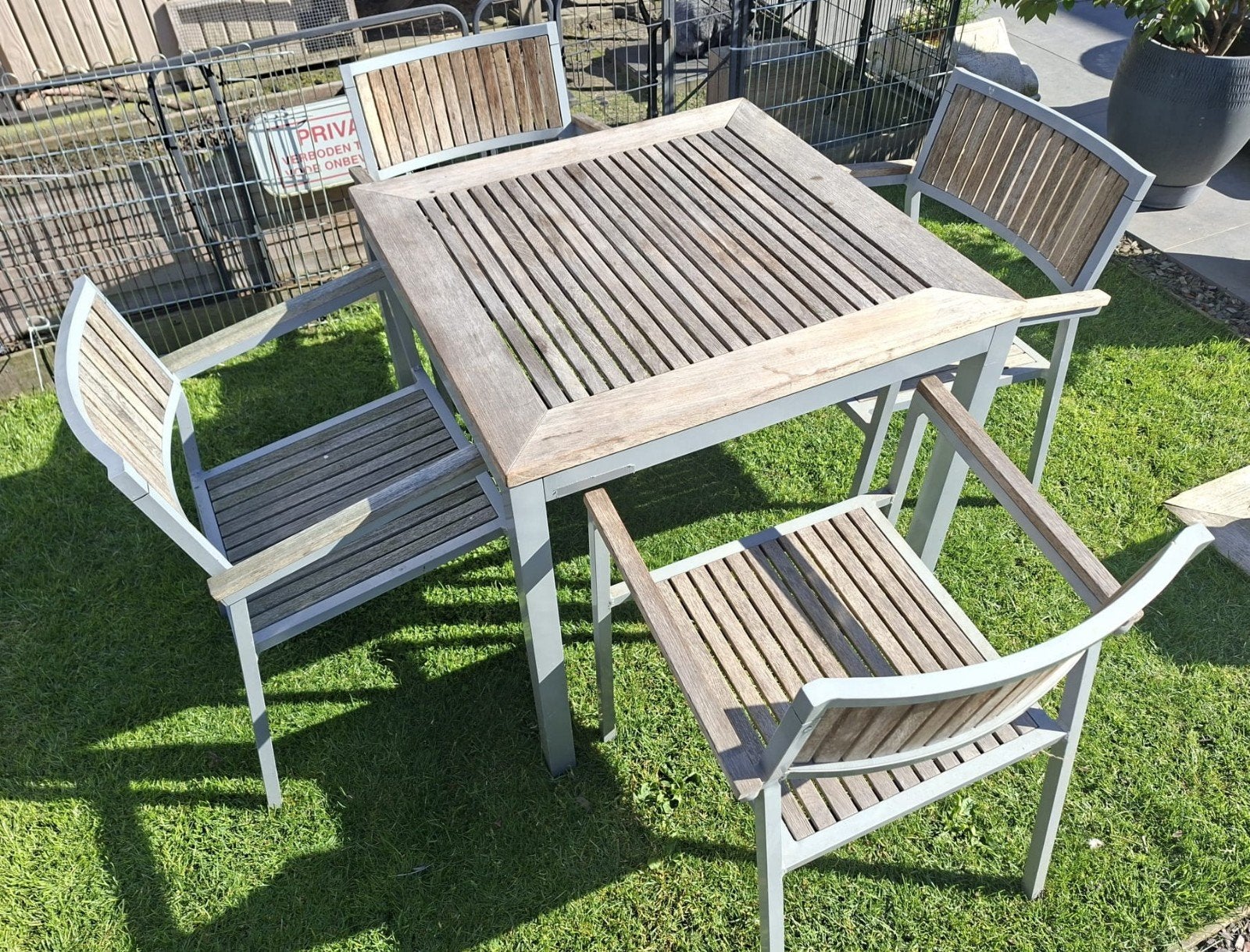 Table de jardin avec 4 chaises, Enlèvement