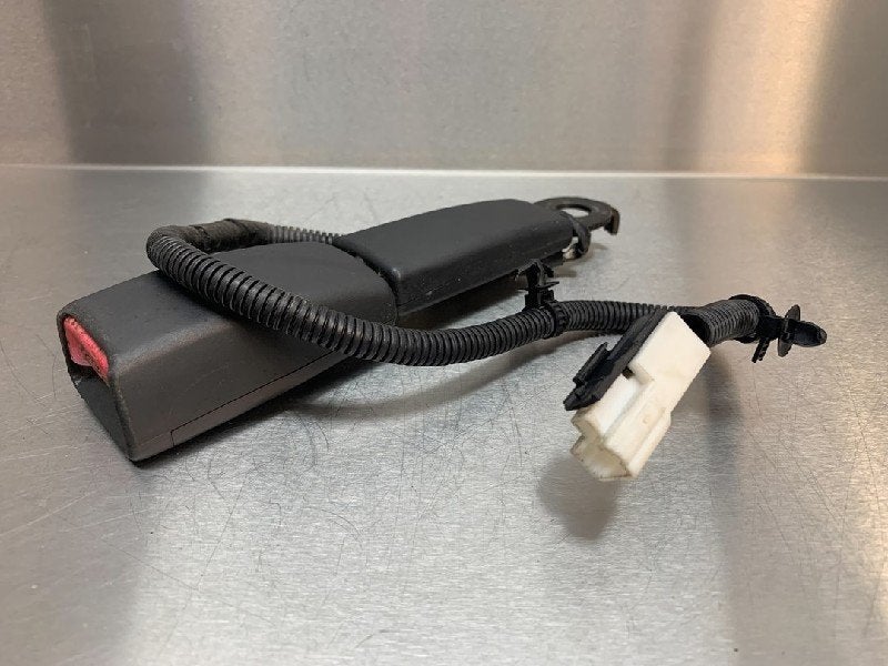 BOUCLE DE CEINTURE DE SECURITE AVANT GAUCHE Carens III (FG), Utilisé, Kia