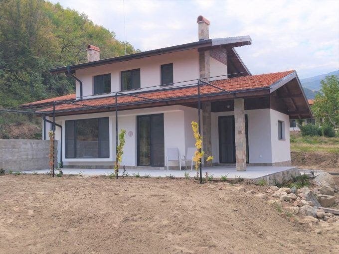 Nieuw huis te huur nabij het kuuroord Sandanski in Bulgarije, Immo, Village, Maison d'habitation, 170 m², 4 pièces