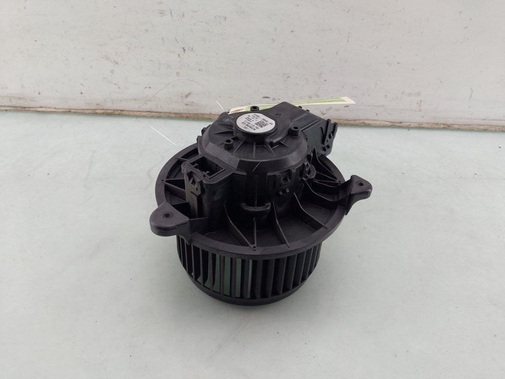 KACHEL VENTILATORMOTOR Fiesta 7 (|2067889|H1BH19846AA|), Robert Bosch AG, Gebruikt, Ford, Robert-Bosch-Allee 1
74232  Abstatt, DE