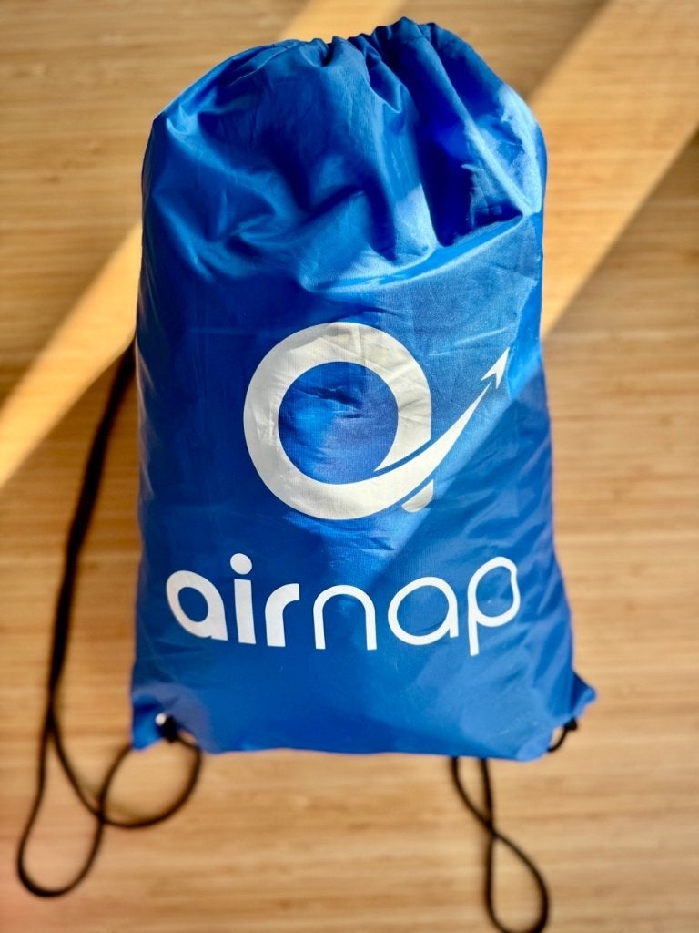 Airnap — matelas / transat gonflable extérieur, Caravanes & Camping, Enlèvement, Comme neuf, 1 personne