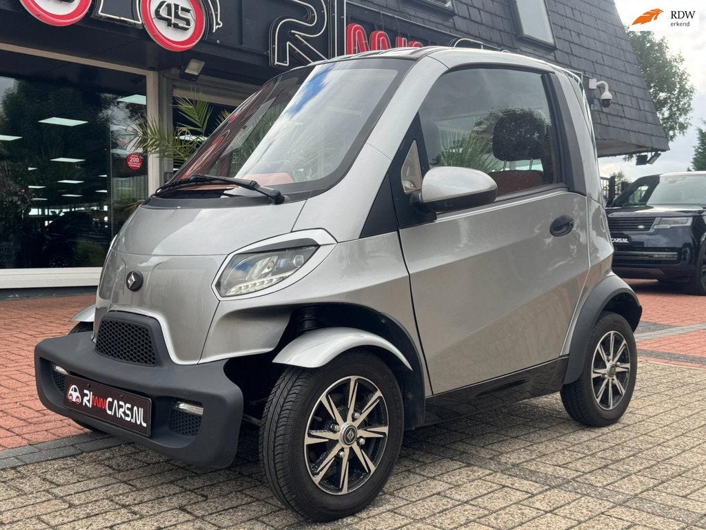 Lingzhida Brommobiel N-Light M5 Aixam Brommobiel | Elektrisc, Utilisé, R
r  r, Info@riminicars.nl, R