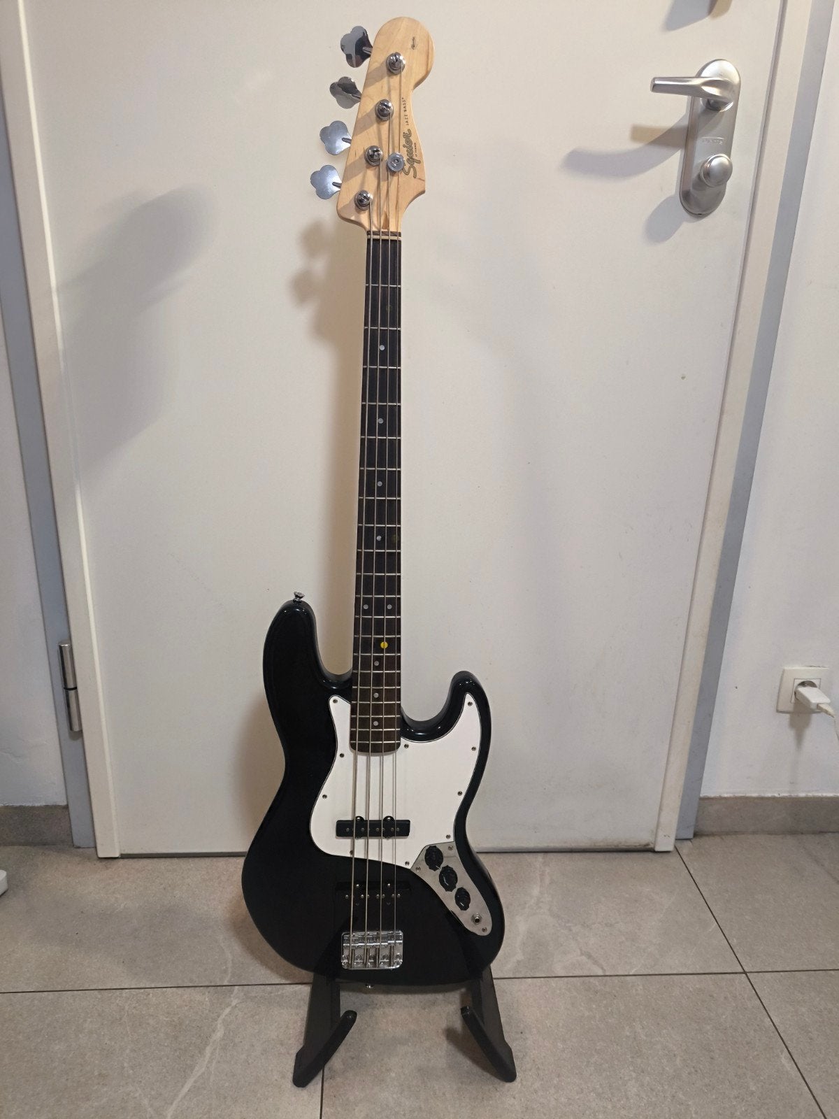 Guitare Basse Squier Jazz bass (Fender), Musique & Instruments, Enlèvement