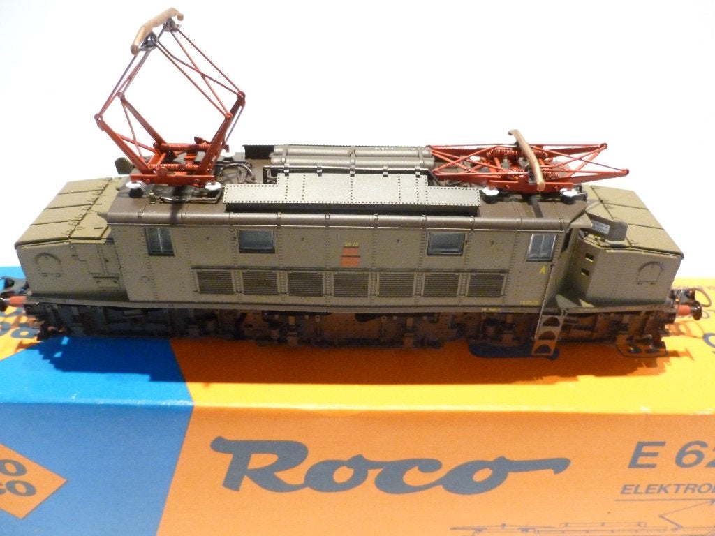 TRAINS HO, Enlèvement ou Envoi, Comme neuf, Roco, Courant continu