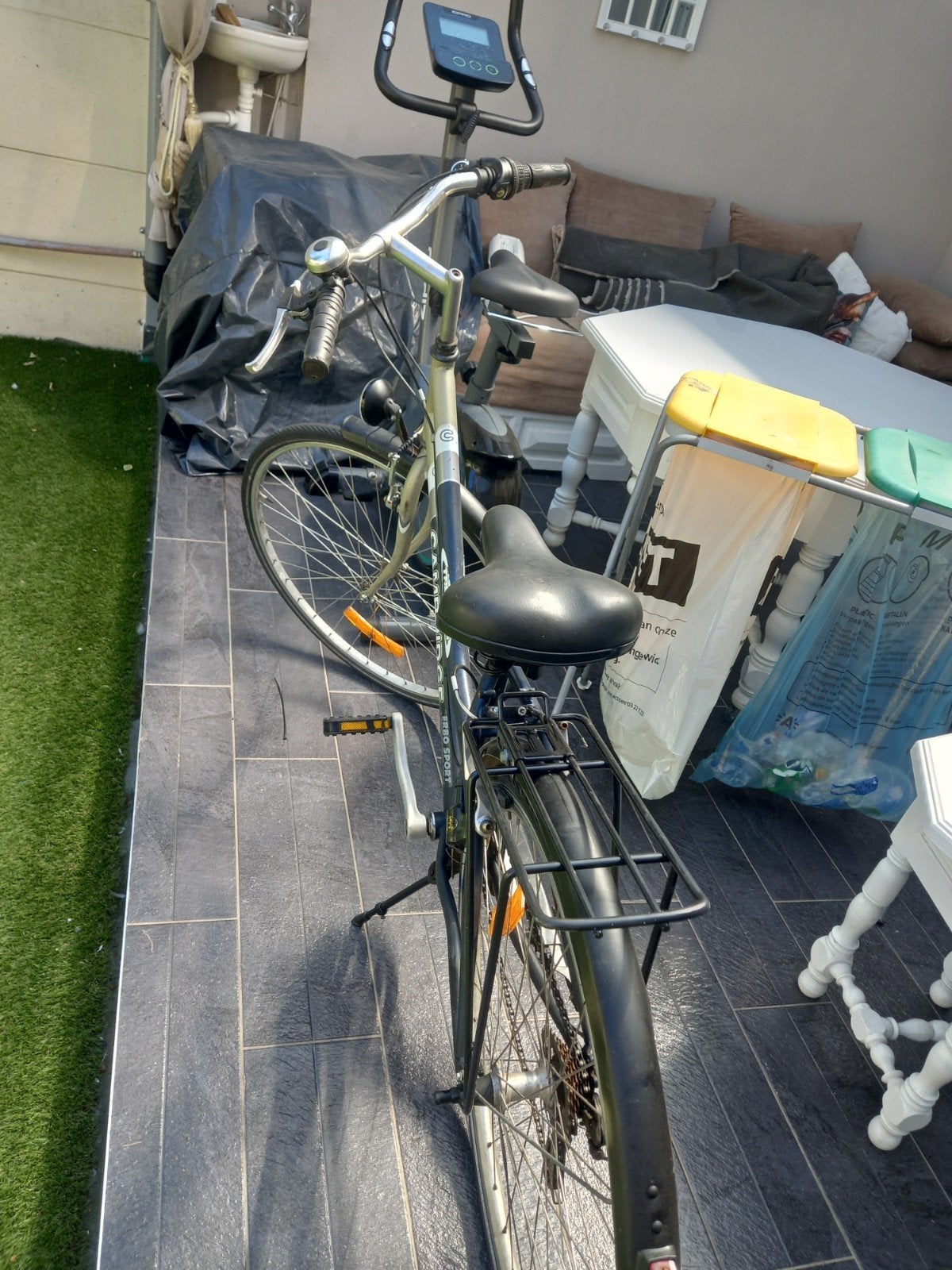 Damesfiets, Ophalen