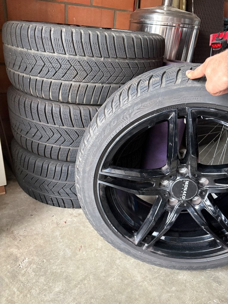 Monaco 18” wintervelgen 5x112 + Pirelli 245/40 R18, Auto-onderdelen, Banden en Velgen, Ophalen, 18 inch, Winterbanden, Band(en)