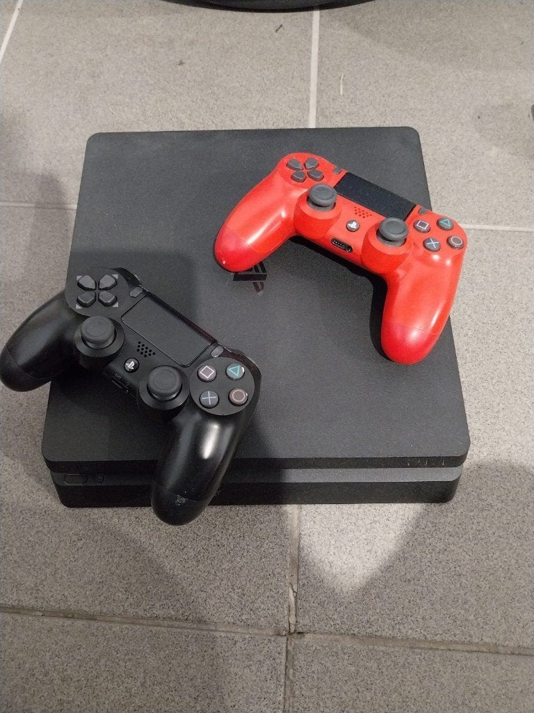 ps4 console + 2 controllers, Ophalen, Gebruikt, Met 2 controllers, Original