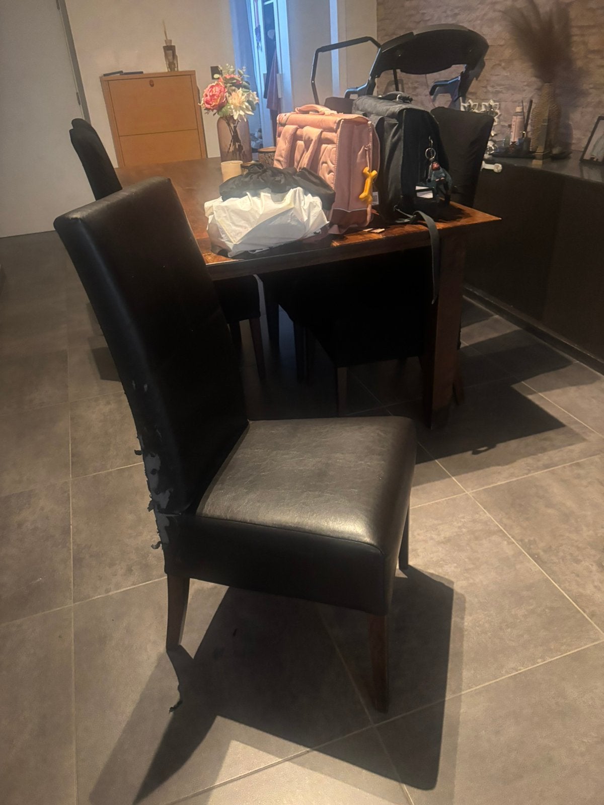 Gratis stoelen, Maison & Meubles, Chaises, Enlèvement, Utilisé, Noir, Cuir