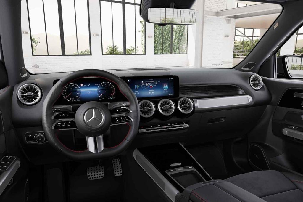 Mercedes-Benz GLB 180 AMG Line 7 Zitplaatsen | Dodehoekassis, Auto's, Stof, Gebruikt, 4 cilinders, 136 pk