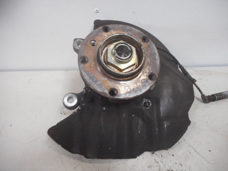 MOYEU DE ROUE AVANT DROIT BMW 3 serie (E46 / 4), Utilisé, BMW, Petuelring 130
80809  München, DE, Bayerische Motoren Werke AG