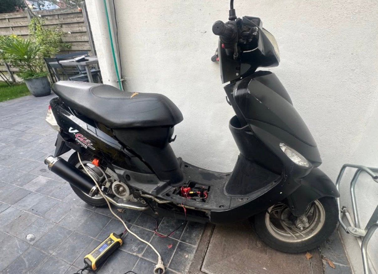 Peugeot V-Clic 50cc 4takt A-Klasse MOET WEG!, Fietsen en Brommers, Ophalen, Gebruikt, Overige modellen, Klasse A (25 km/u)