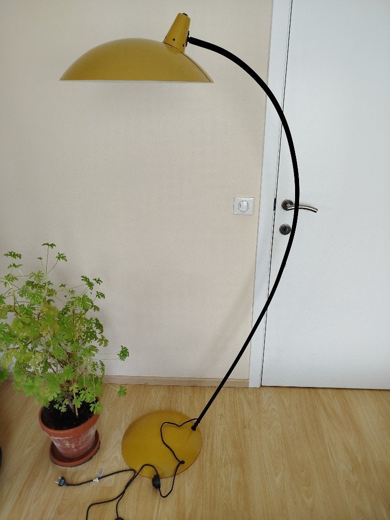Lampadaire jaune design excellent état, Maison & Meubles, Lampes | Lampadaires, Design, Comme neuf, E27 (grand), Métal